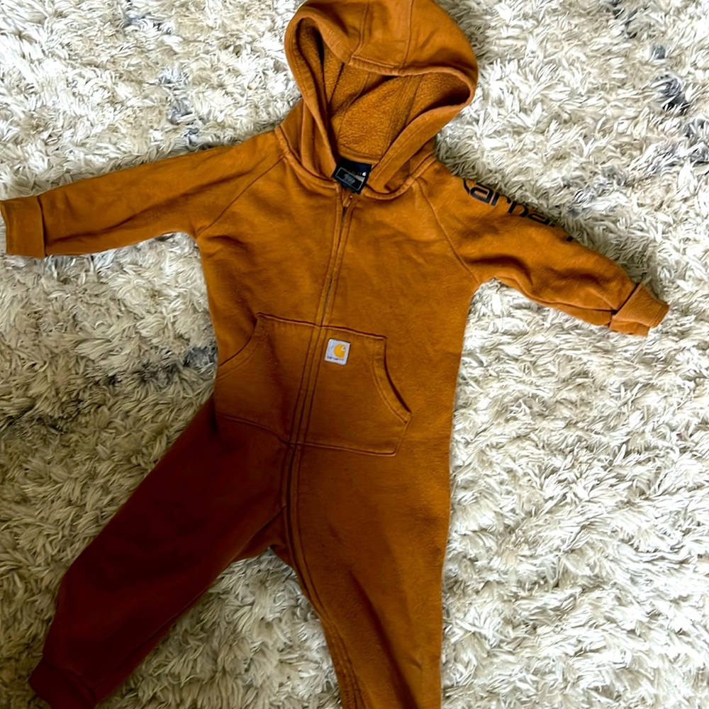 Carhartt 12 month bodysuit & hat